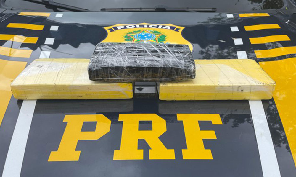 Mulher é presa ao ser flagrada transportando 3 kg de cocaína na BR-116, em Jequié