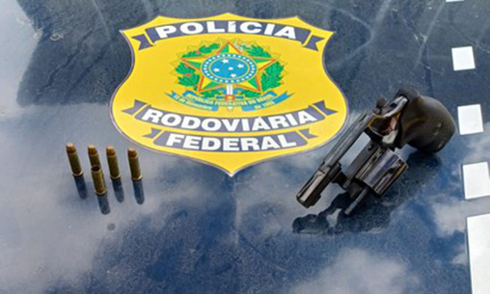 Caminhoneiro é preso na Chapada Diamantina ao ser flagrado com arma municiada
