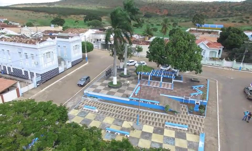 Jovem é morto a tiros e golpes de machado no sudoeste da Bahia