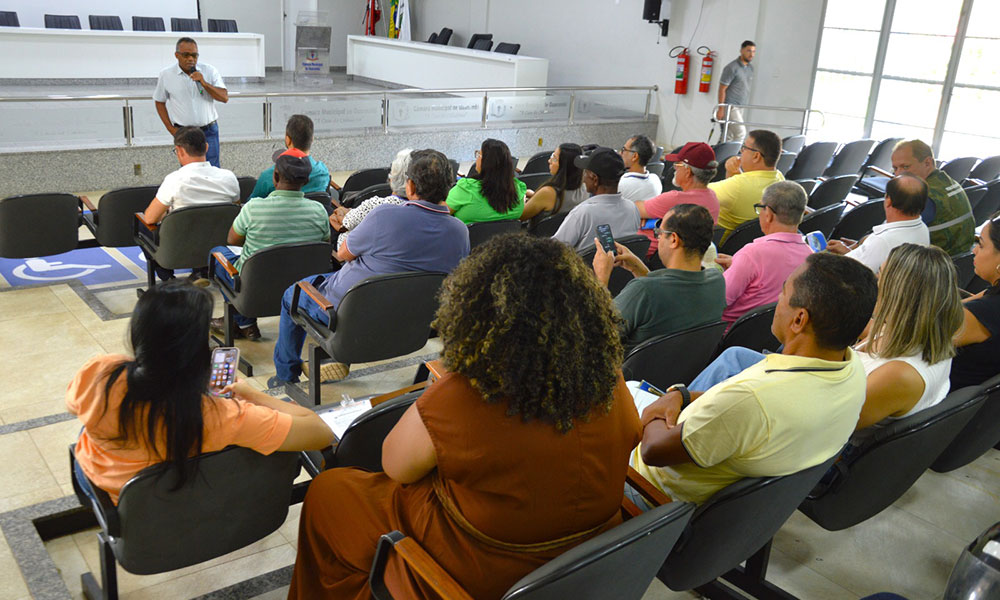 Secretarias de Agricultura e Saúde realizam debate educativo sobre a raiva animal em Guanambi