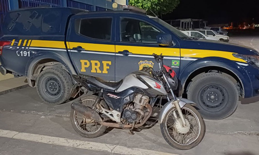PRF apreende motocicleta adulterada após acidente na BR-242, na Chapada Diamantina