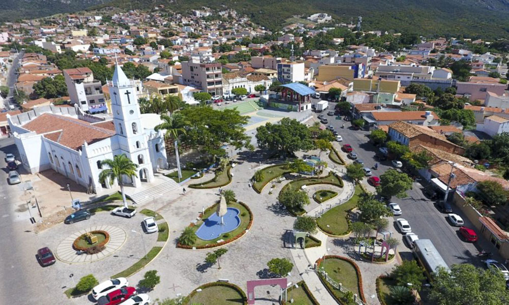 Prefeitura de Macaúbas tem contas de 2021 aprovadas com ressalvas pelo TCM