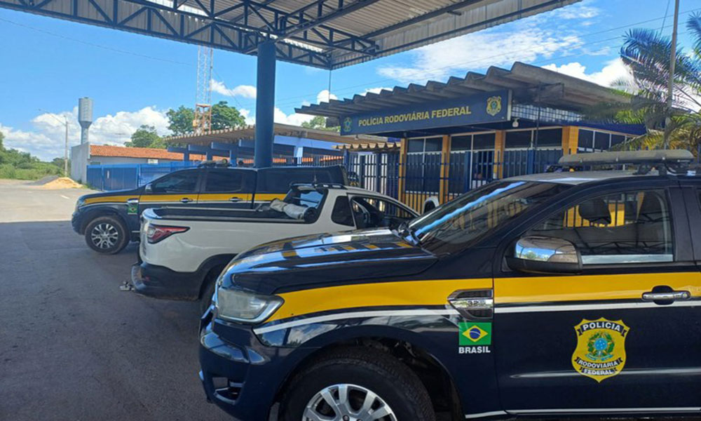 Em menos de 24 horas, PRF recupera 2 veículos e apreende arma de fogo em Barreiras