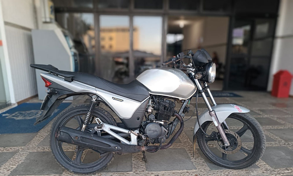 Motocicleta com restrição é recuperada em Vitória da Conquista