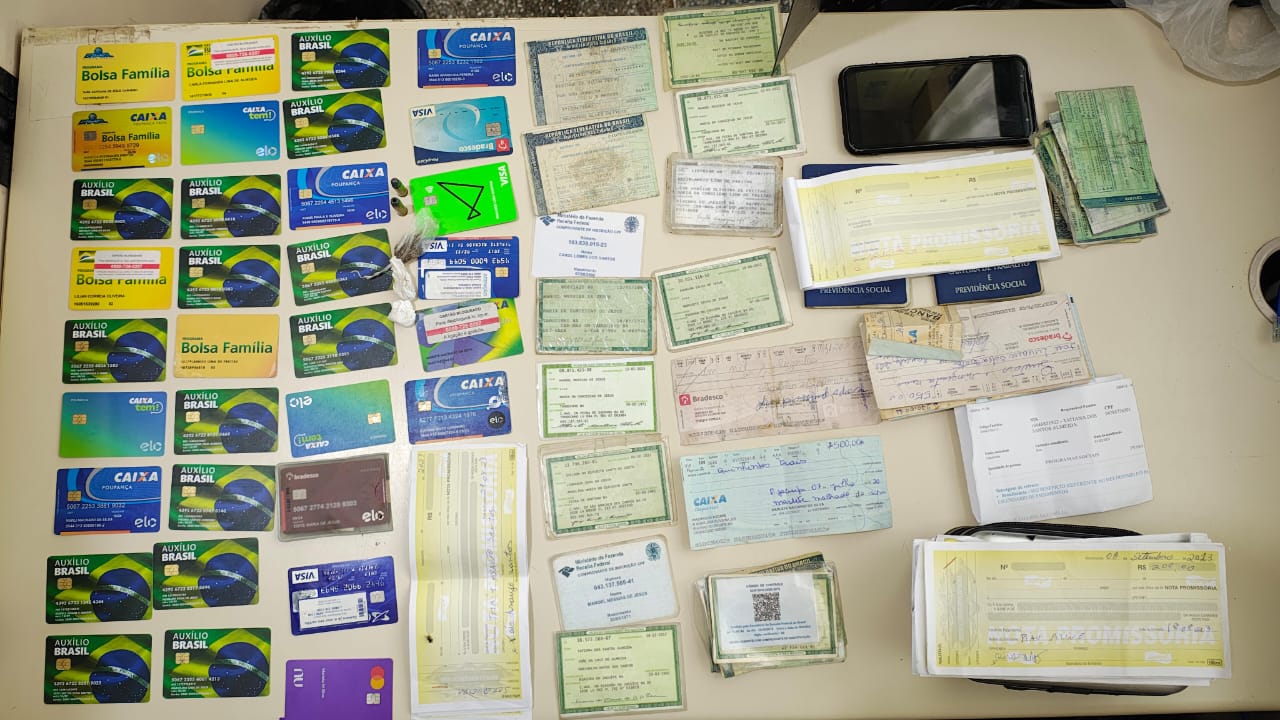 Suspeito de extorsão é detido com cartões e documentos em Riachão do Jacuípe