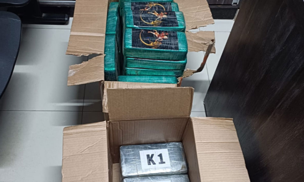 PRF apreende quase 60 kg de drogas escondidos em caminhão na BR-242, em Barreiras
