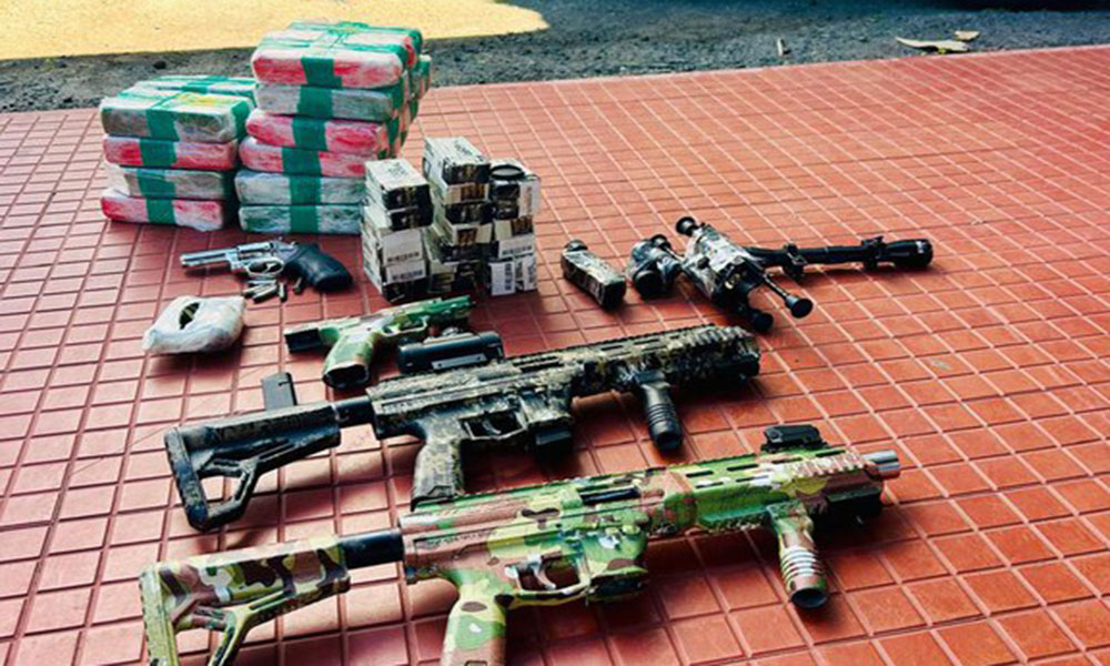 PRF apreende drogas, armas, munições e granadas durante abordagem a ônibus na BR-116, em Jequié