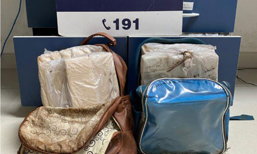 PRF apreende 18 kg de maconha durante abordagem a ônibus em Vitória da Conquista