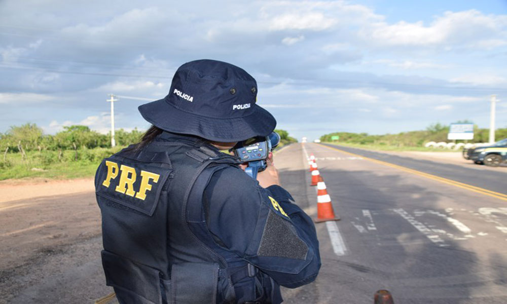 PRF intensifica fiscalização de excesso de velocidade na Operação Carnaval 2025 na Bahia