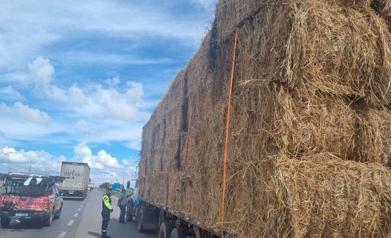 Operação Carga Pesada combate excesso de carga nas estradas do oeste baiano