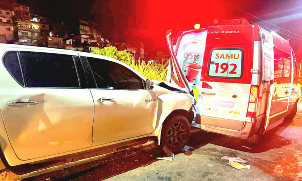 PRF prende motorista embriagado após colisão envolvendo ambulâncias do SAMU em Salvador