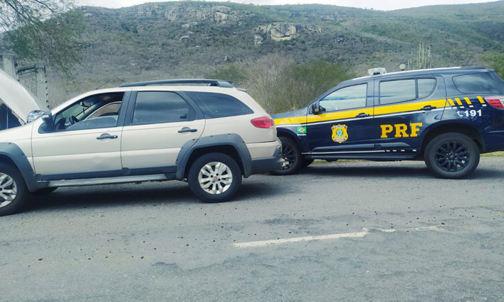 PRF recupera veículo furtado e encaminha condutor à Polícia Civil em Jequié