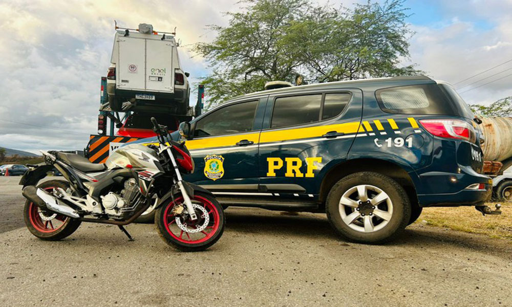 PRF cumpre mandado de prisão e apreende motocicleta adulterada em Jequié
