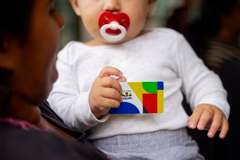 Bolsa Família reduz em 91,7% pobreza na primeira infância, aponta Estudo