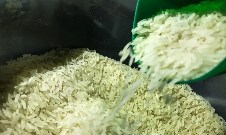 Governo zera tarifa de importação para garantir abastecimento de arroz