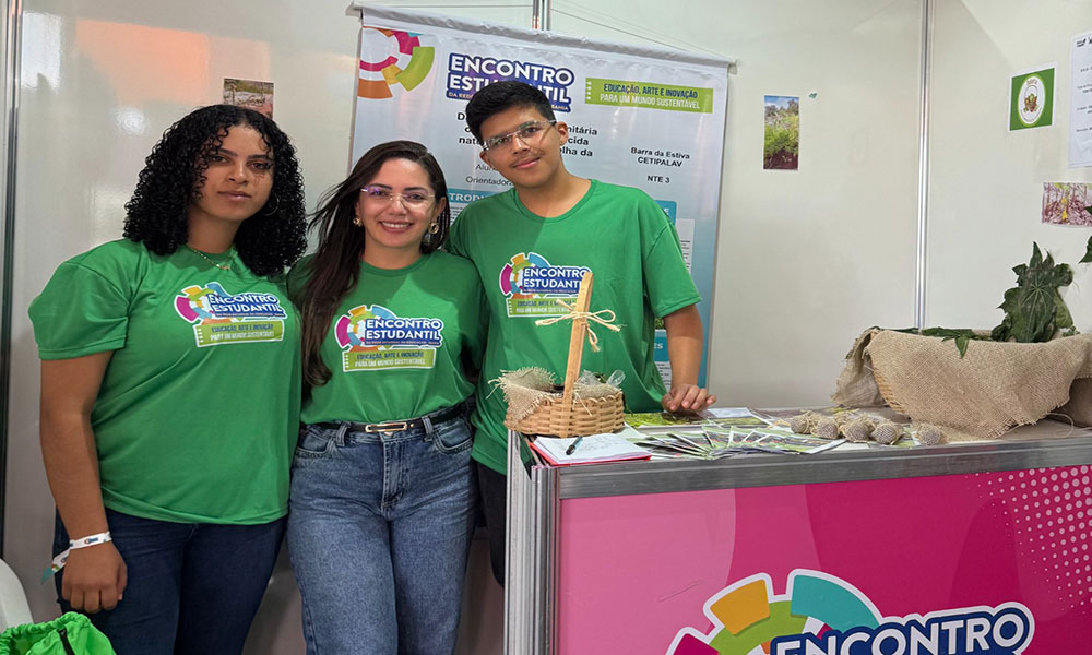 Estudantes de Barra da Estiva utilizam mamona para criar inseticida que combate pragas em lavoura