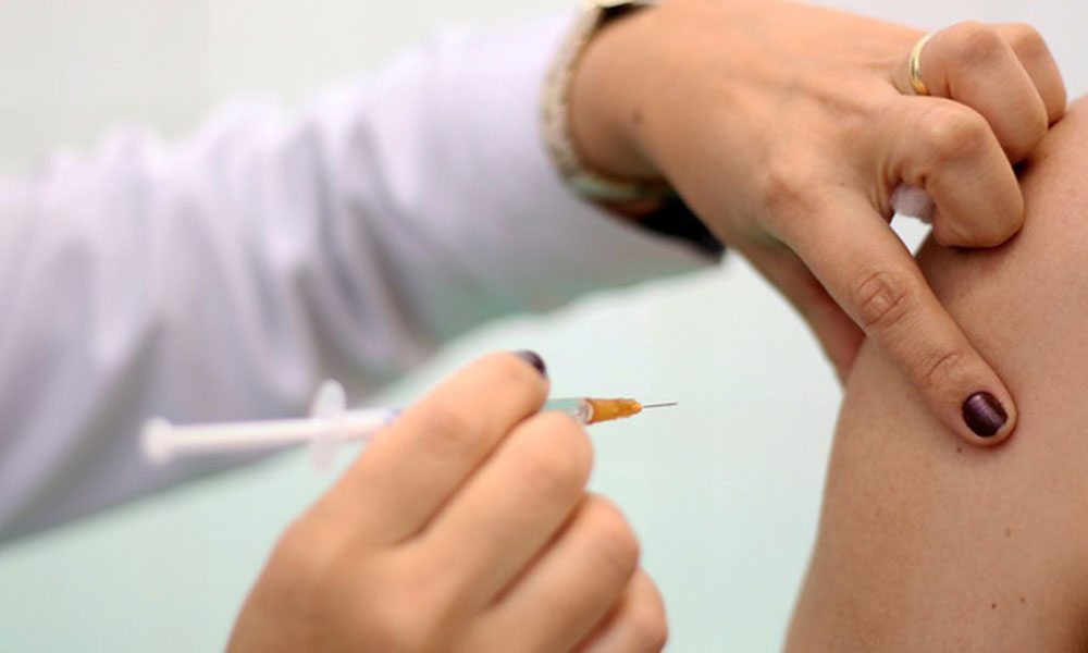 Anvisa amplia uso de vacina contra bronquiolite para adultos a partir de 18 anos