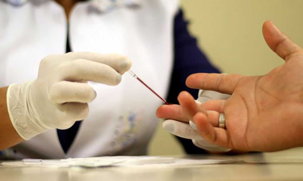 Brasil reduz transmissão do HIV de mãe para filho e pode obter certificação internacional inédita