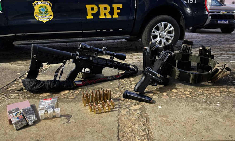 PRF apreende fuzil e pistola durante fiscalização na BR-116, em Vitória da Conquista
