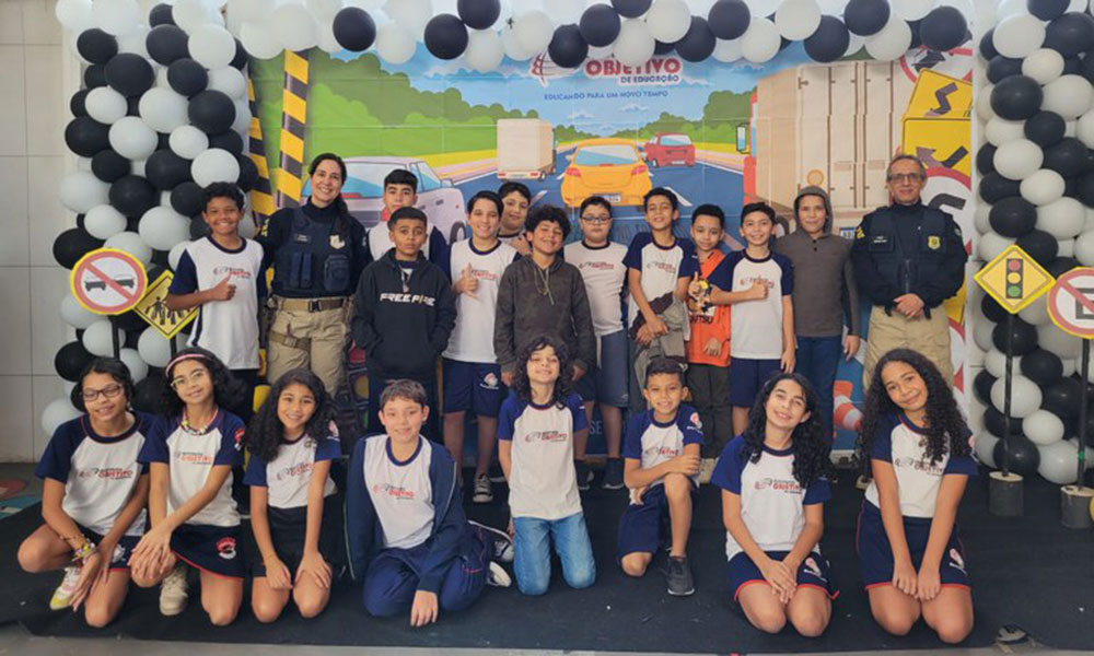 PRF promove educação no trânsito para crianças em escola de Vitória da Conquista