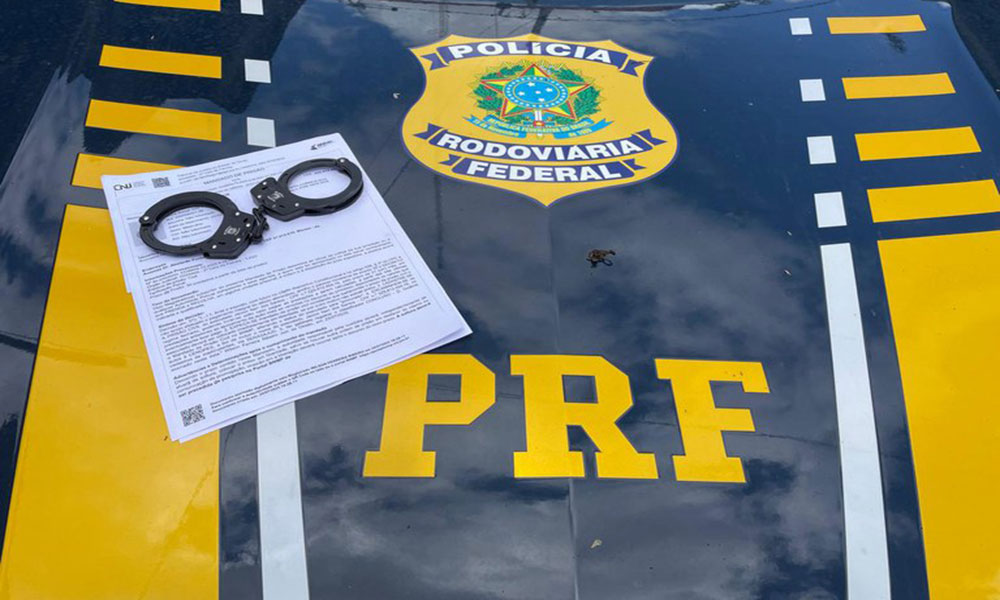 Condutor de caminhão é preso na BR-242 em Itaberaba
