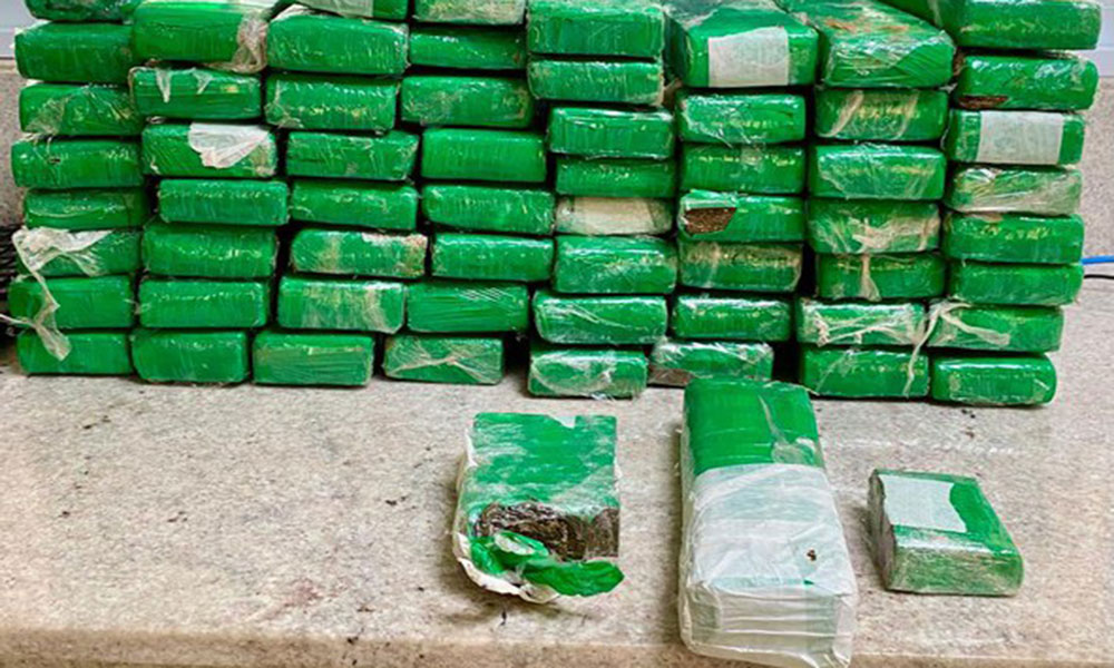 Passageiro de ônibus joga maconha pela janela e acaba preso em Vitória da Conquista