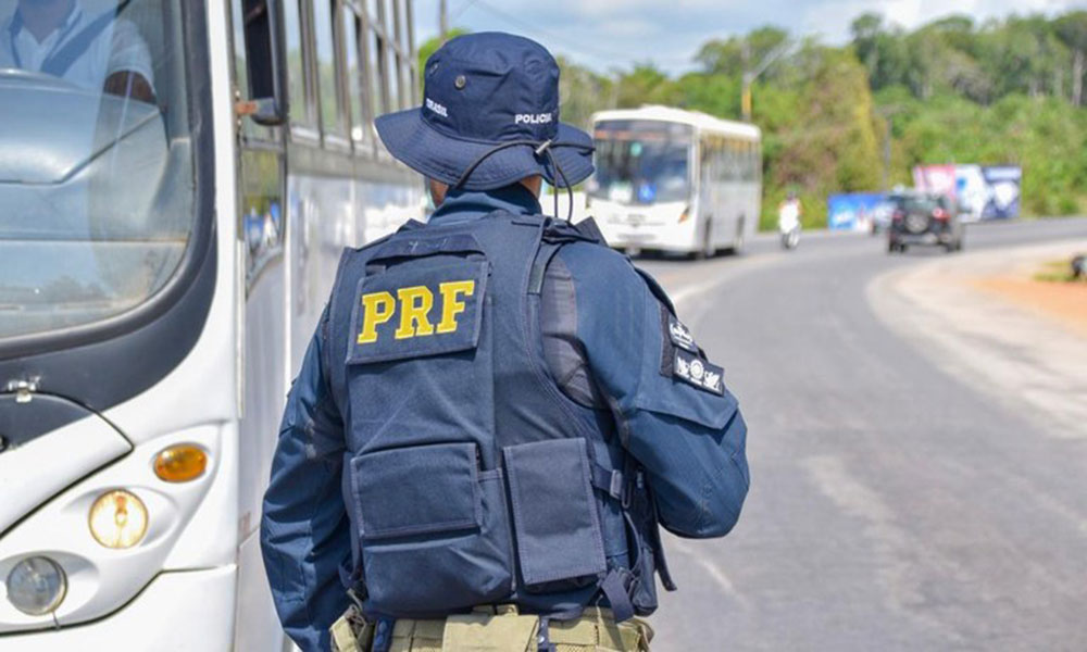 PRF reforça fiscalização do transporte rodoviário de passageiros na Bahia