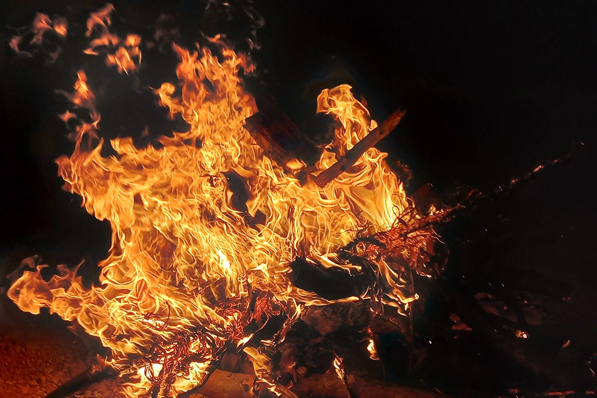 Cuidados com fogueiras e fogos são essenciais para prevenir acidentes no São João