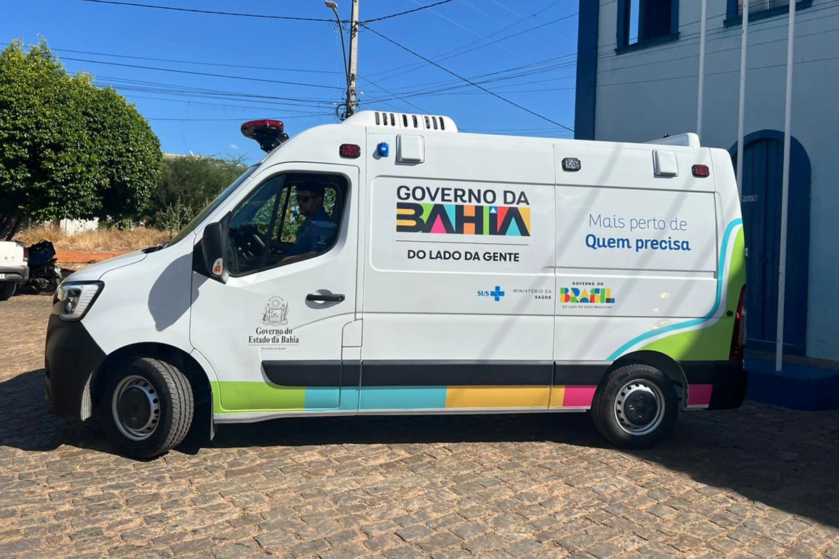 Saúde de Livramento recebe ambulância nova e micro-ônibus para transporte de pacientes de hemodiálise