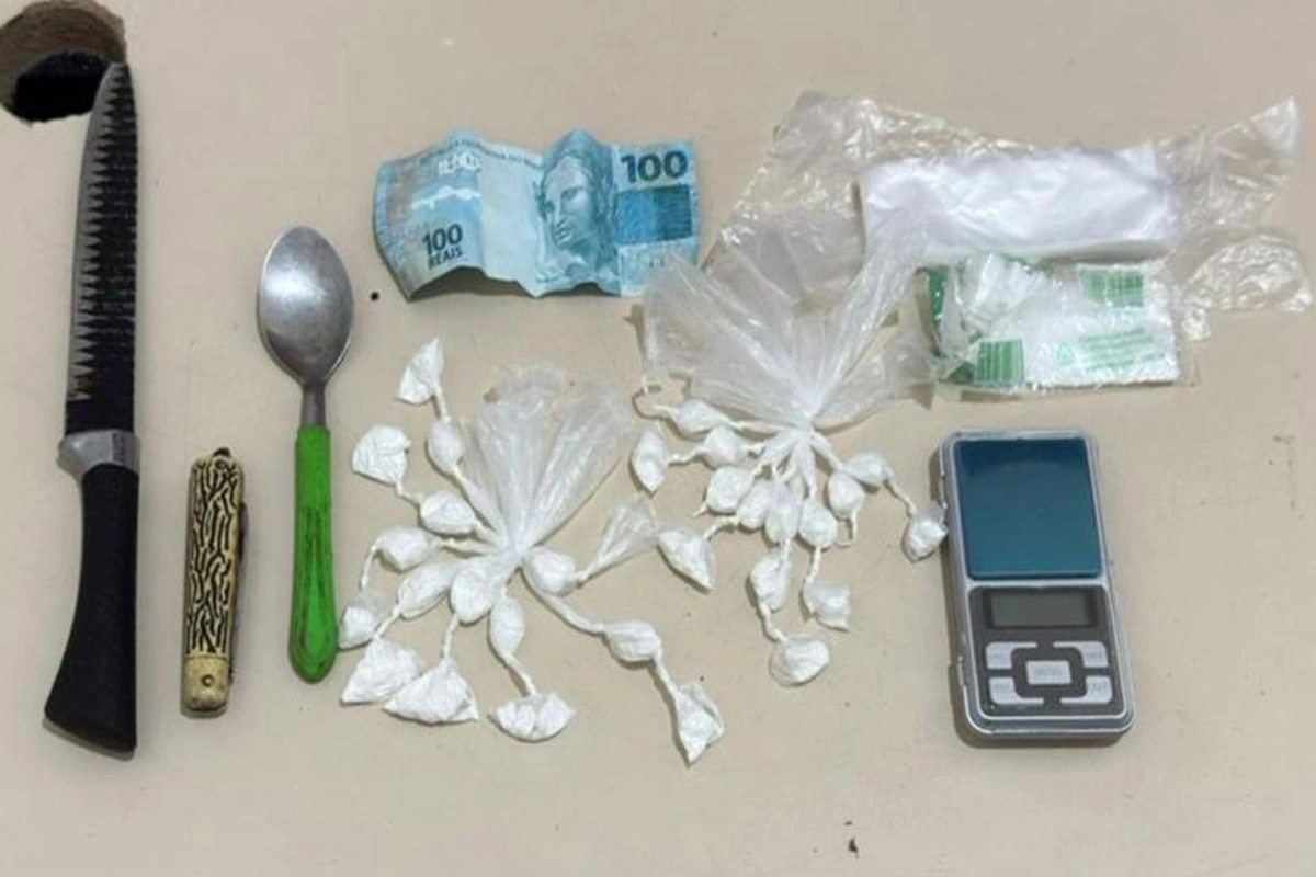 Rondesp Sudoeste apreende cocaína e conduz mulher ao DISEP em Vitória da Conquista