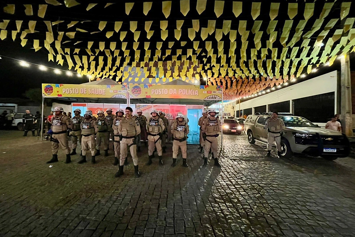 Primeira noite do São João de Caculé reúne cerca de 25 mil pessoas e registra poucas ocorrências, segundo PM