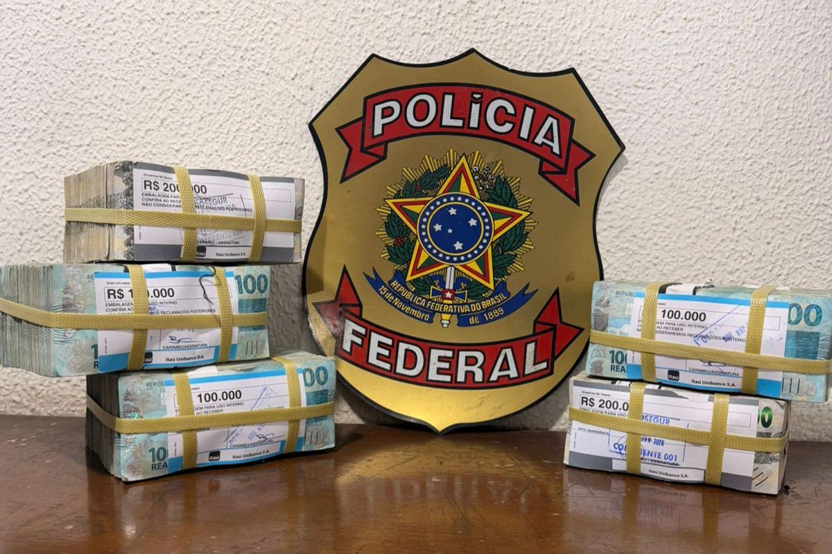 PF prende suspeito de lavagem de dinheiro com R$ 700 mil em espécie em Porto Seguro