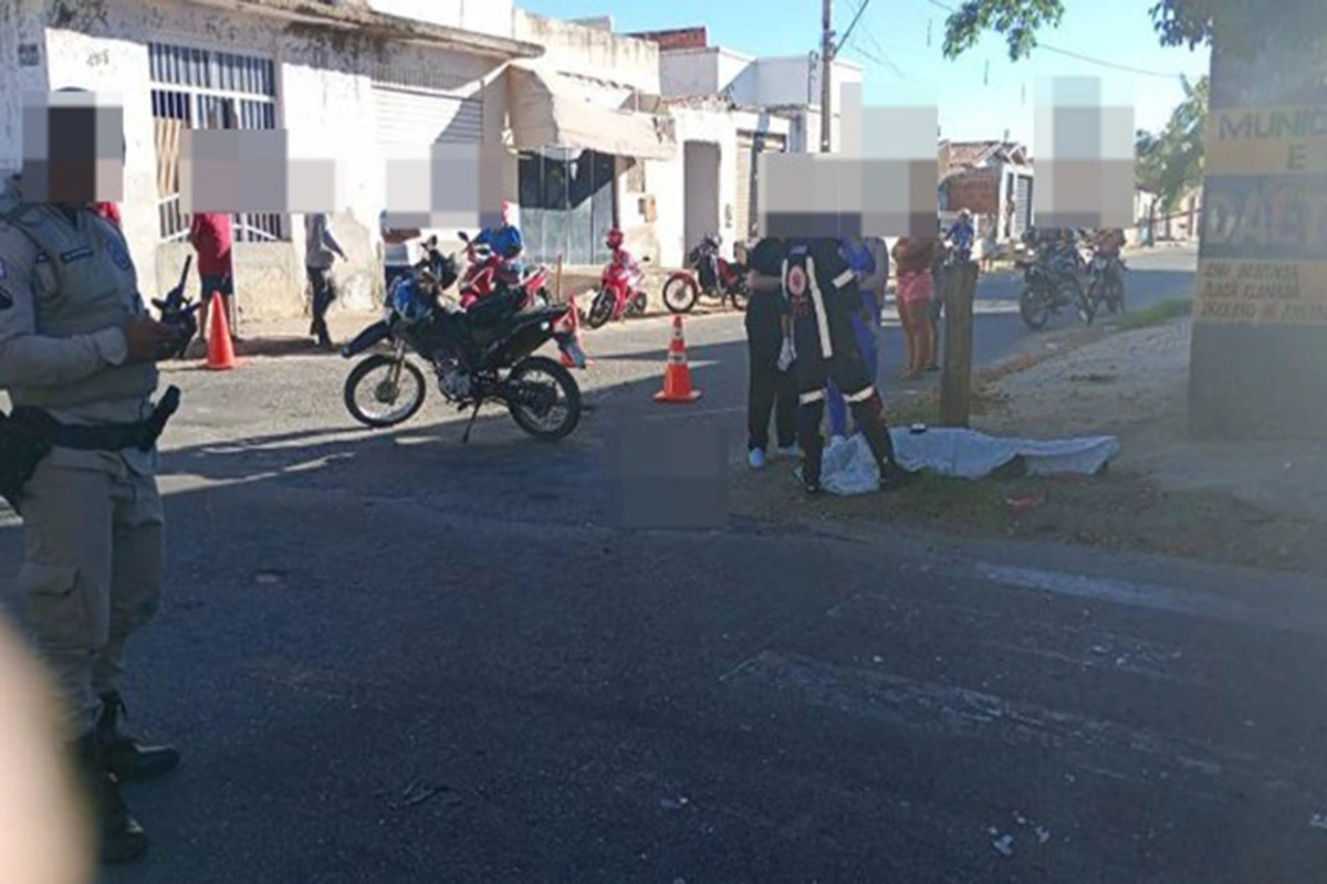 Motociclista morre e passageiro fica ferido após colisão com caminhonete em Guanambi