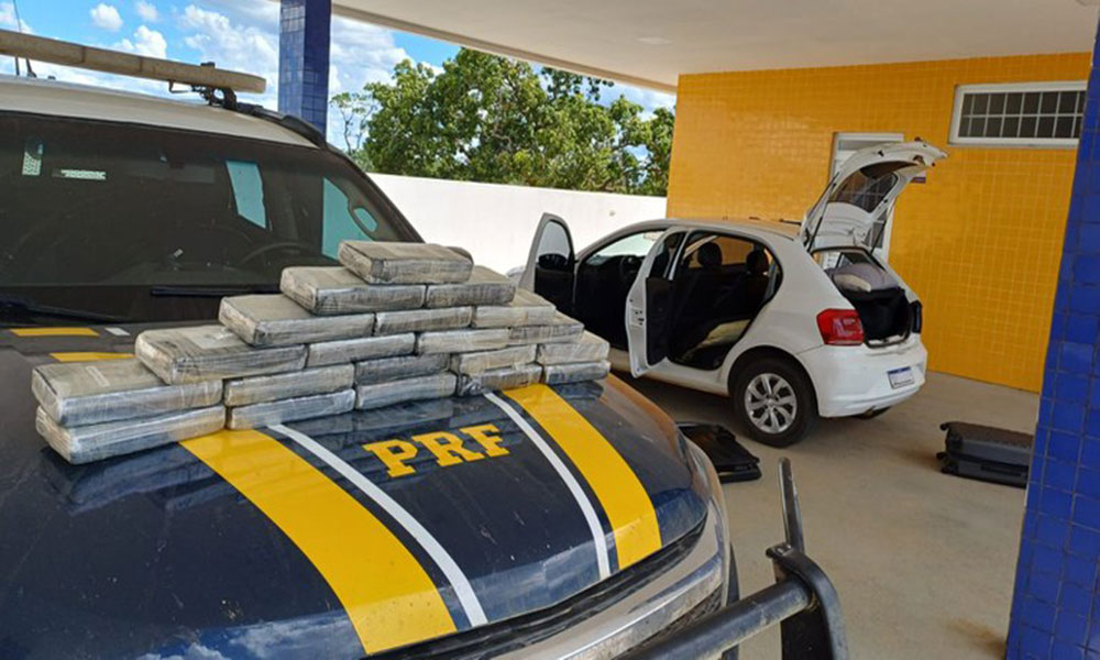 Em Correntina, PRF apreende tabletes de cocaína escondidos em veículo