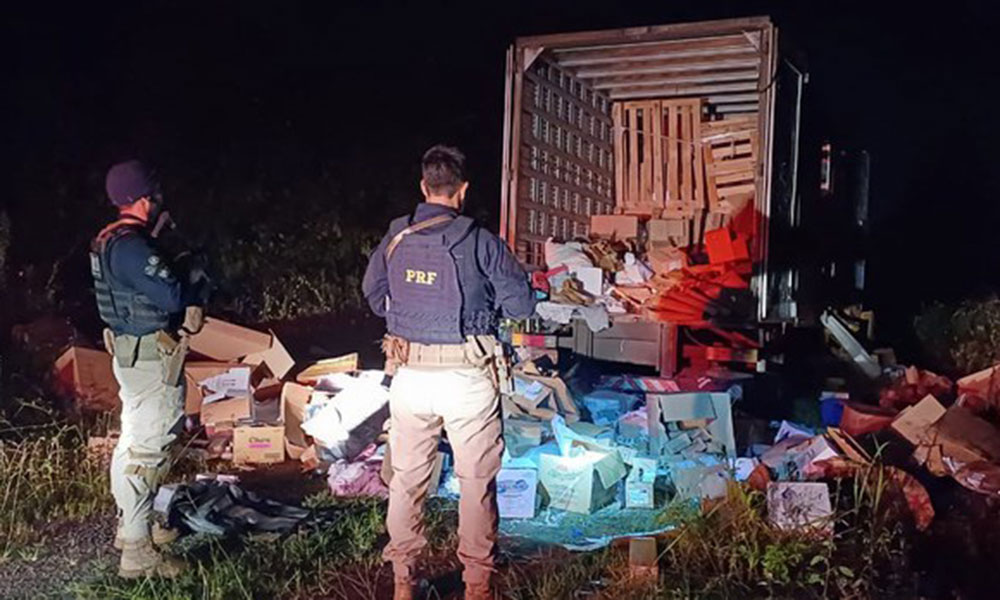 PRF impede assalto, recupera carga e resgata motorista feito refém na BR-101 em Ubaitaba