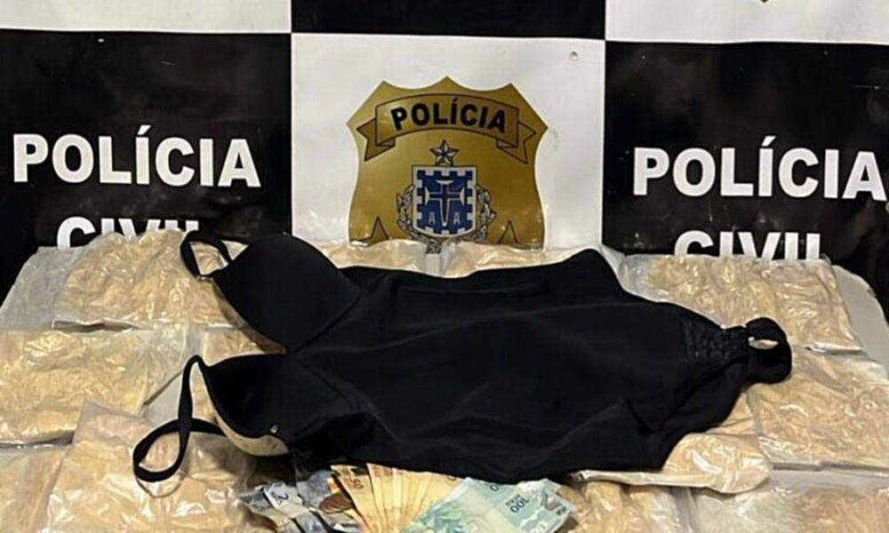 Polícia prende no interior da Bahia mulher que trazia cocaína da Bolívia