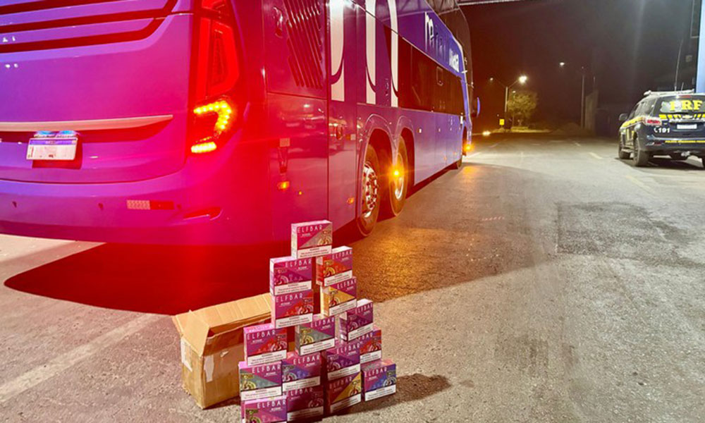 PRF apreende grande quantidade de cigarros eletrônicos na BR-242, em Barreiras