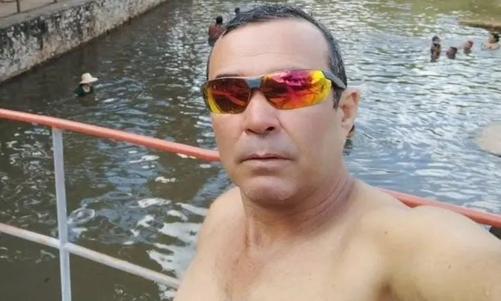 Acidente entre motocicleta e carreta deixa homem morto na BR-430, em Riacho de Santana