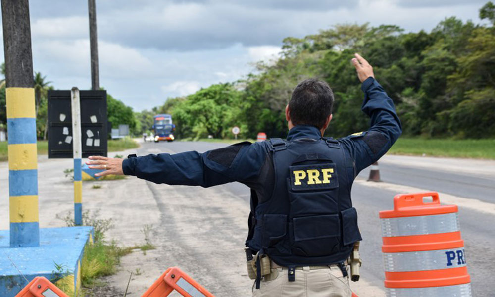 PRF localiza mulher desaparecida e em situação de vulnerabilidade na BR-116, em Jaguaquara