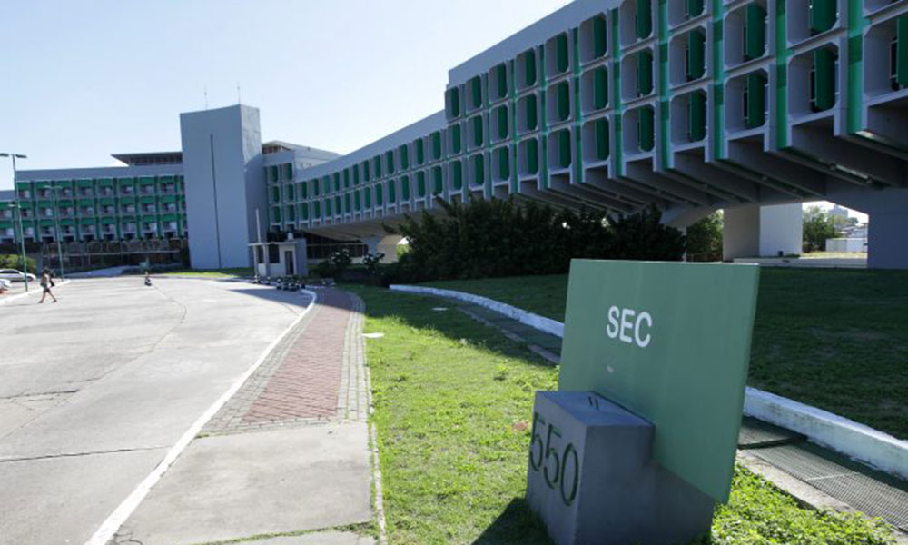 Secretaria de Educação da Bahia articula com Ministério da Educação apoio à comunidade escolar de Heliópolis