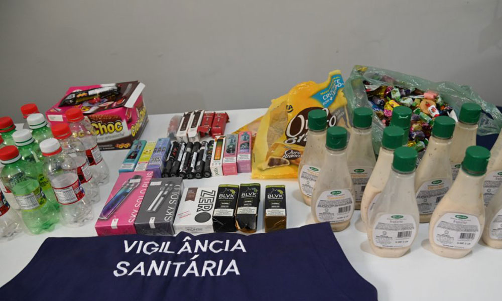 Vigilância sanitária reforça fiscalização e apreende 250 kg de produtos vencidos em Vitória da Conquista