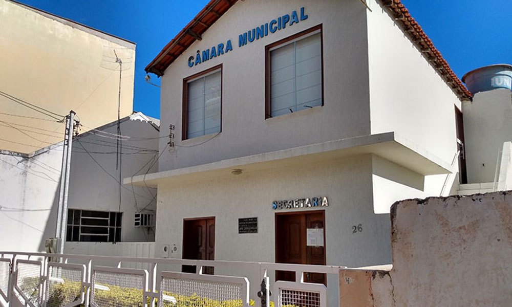 Câmaras de Vereadores de Brumado e Dom Basílio têm contas de 2023 aprovadas com ressalvas pelo TCM