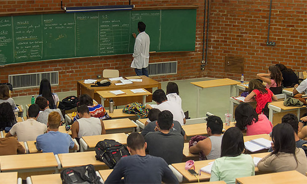 Cresce percentual de pessoas com ensino superior completo no País, aponta IBGE