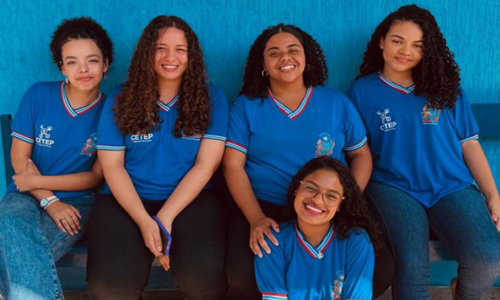 Estudantes de Barra do Rocha usam ingredientes naturais para desenvolver esmalte para unhas
