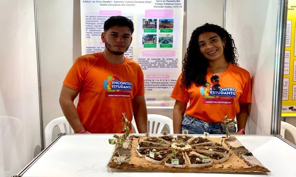 Estudantes de Serra do Ramalho implantam horto medicinal como alternativa para a saúde
