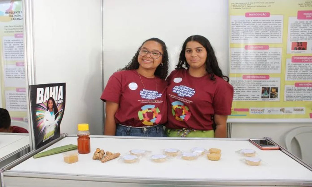 Estudantes de Santa Maria da Vitória desenvolvem sabonete cicatrizante para animais a partir de babosa, mel e açafrão
