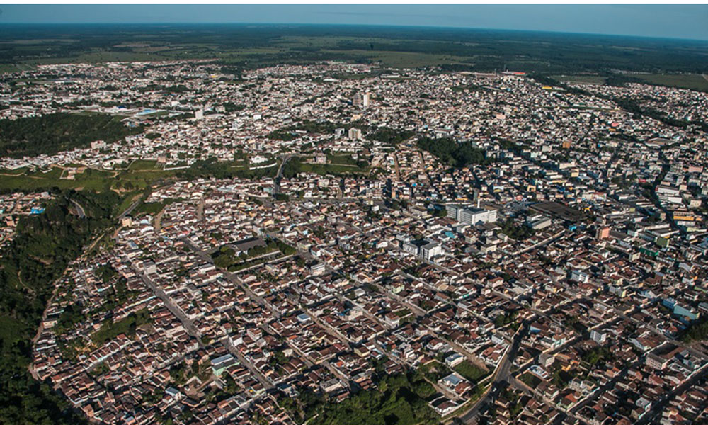 Pais adotivos são presos suspeitos da morte de criança de dois anos em Teixeira de Freitas