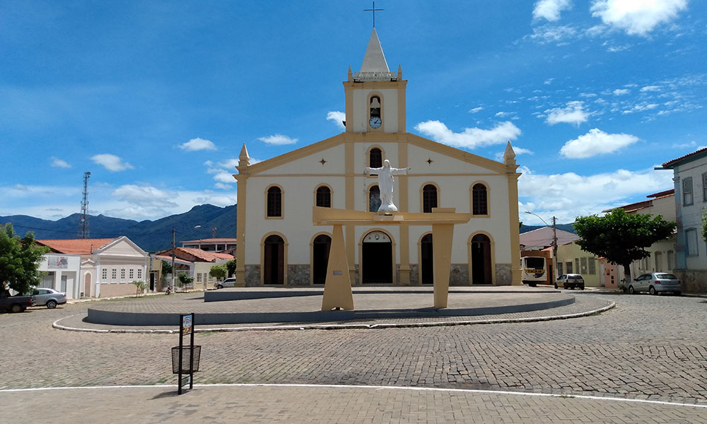 Diocese de Livramento de Nossa Senhora repudia ataque a tiros contra prefeita Joanina Sampaio