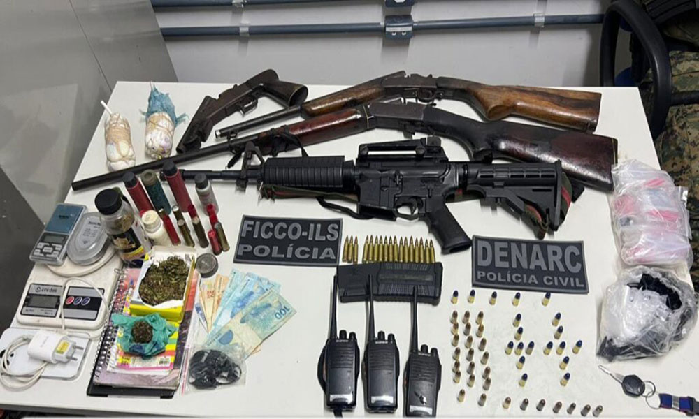 FICCO, PM e Polícia Civil prendem líder de facção e apreendem fuzil e explosivos em Ilhéus