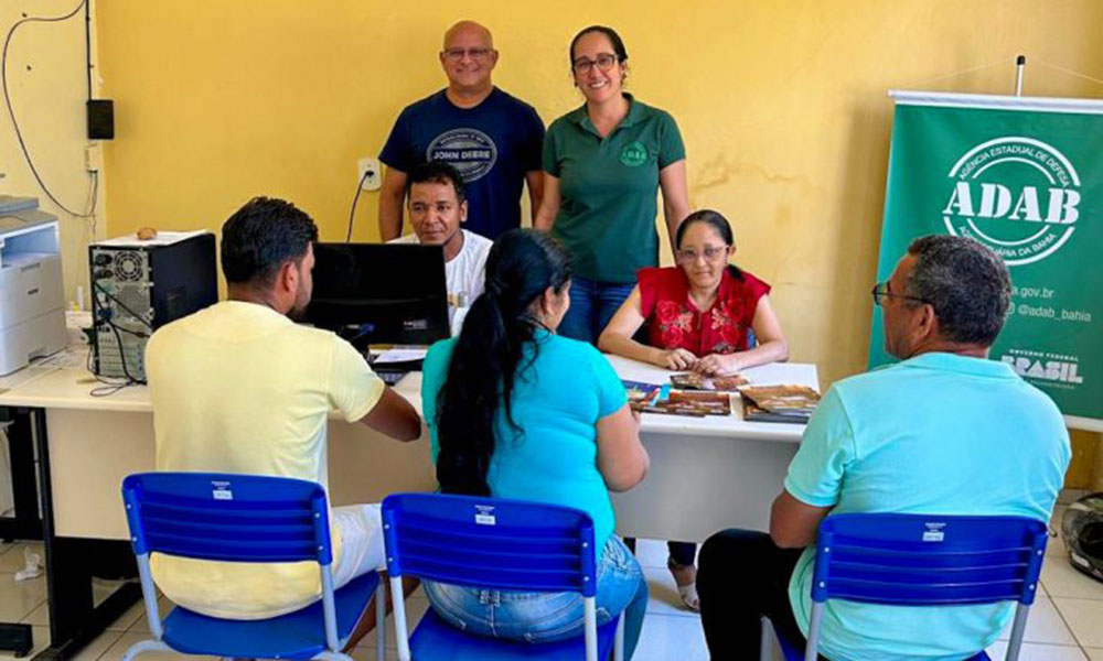 Diretor-geral visita escritório da Adab em Ibotirama